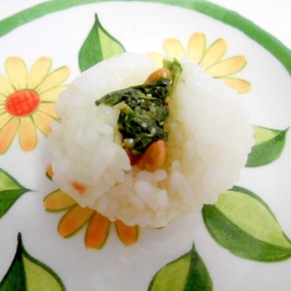 茨城県　水戸納豆とほうれん草のおにぎり